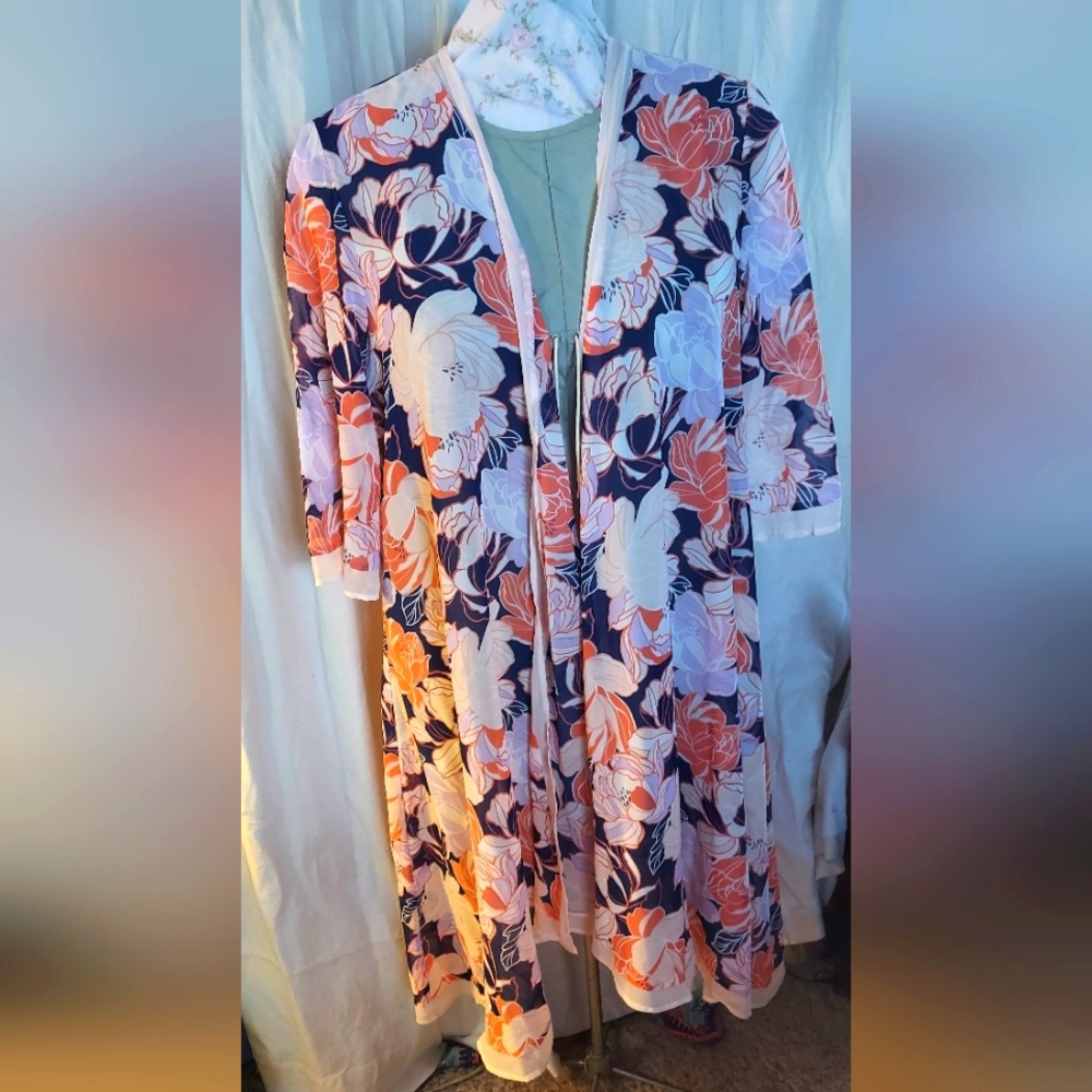 NWT Torrid chiffon floral komono size 1
